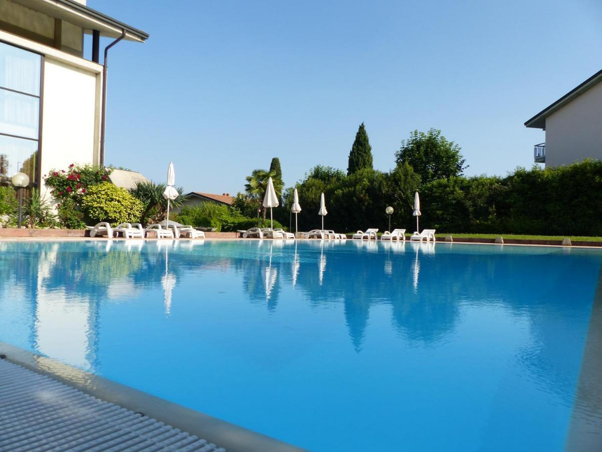 Happy Lake Desenzano del Garda Exterior photo
